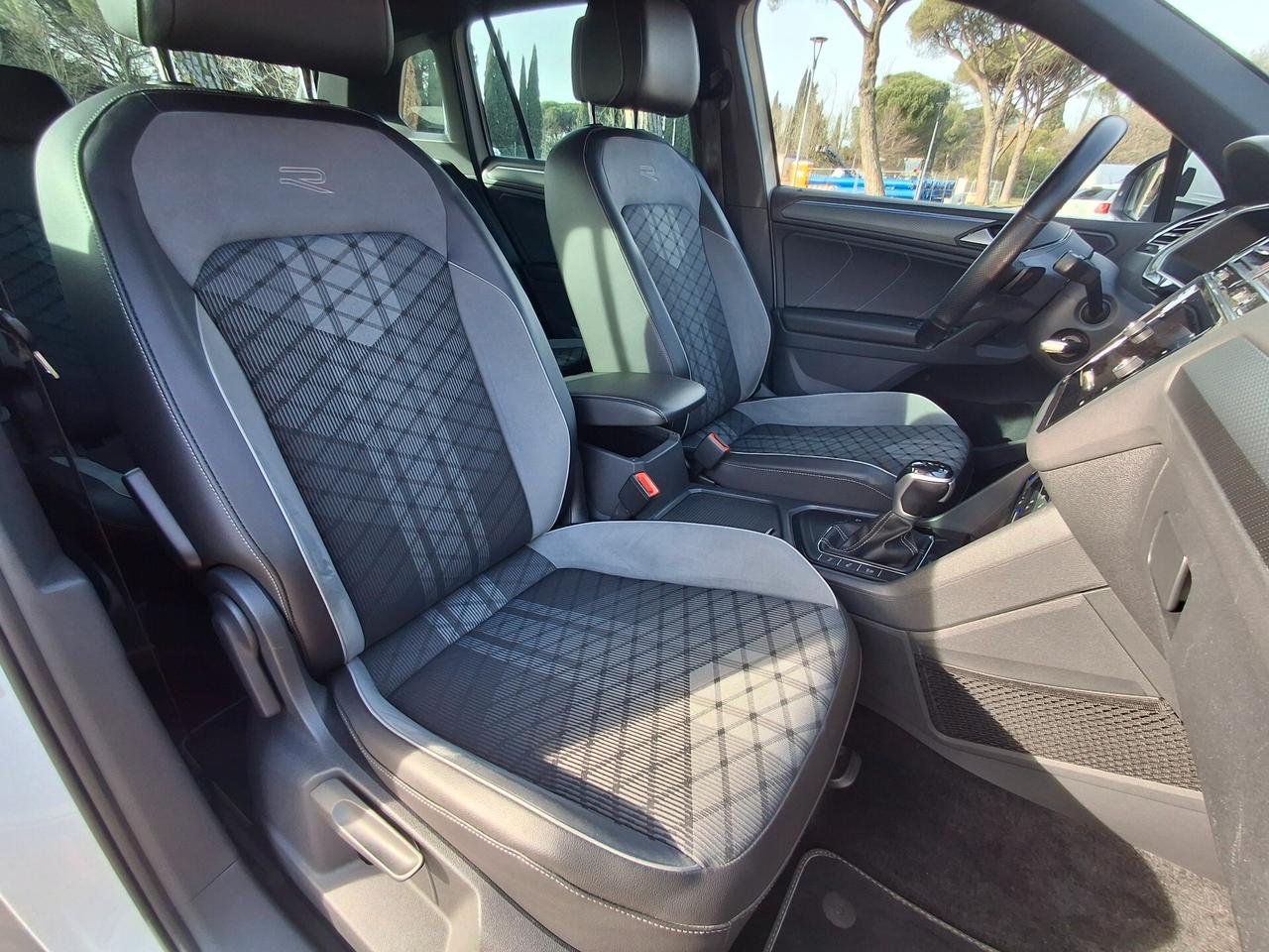 Volkswagen Tiguan 2.0 TDI 150 CV DSG R-Line -unico proprietario