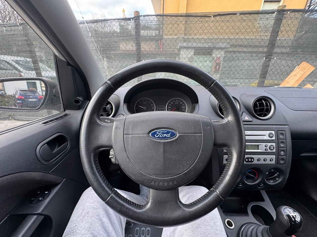 FORD FIESTA 1.2 BENZINA NEO PATENTATI KM REALI