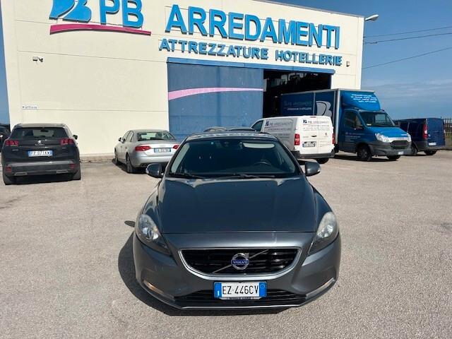 Volvo V40 D2 1.6 Momentum OK NEOPATENTATI