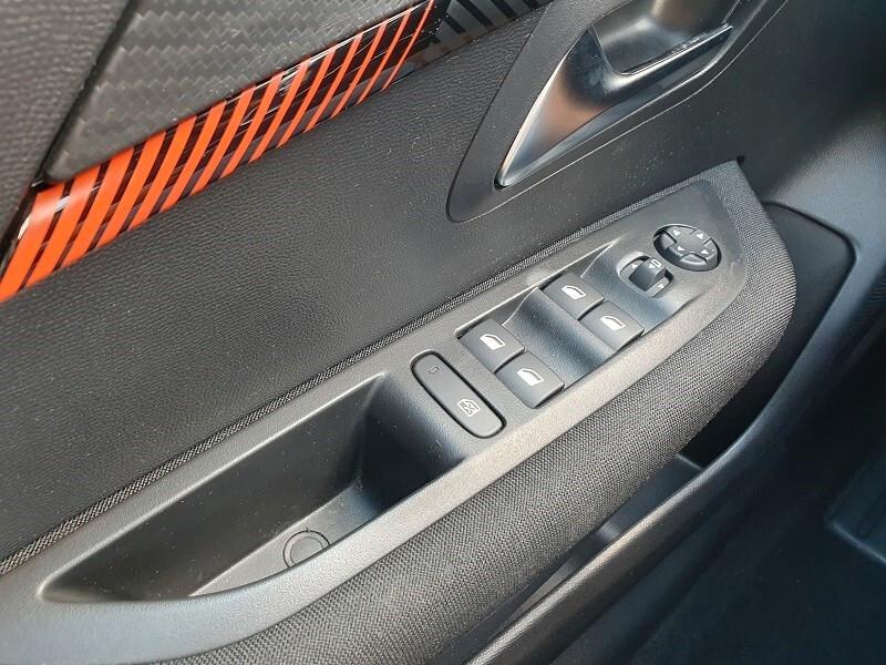 PEUGEOT 208 1.2 PureTech 75 S&S LED TOUCH 7 PARK