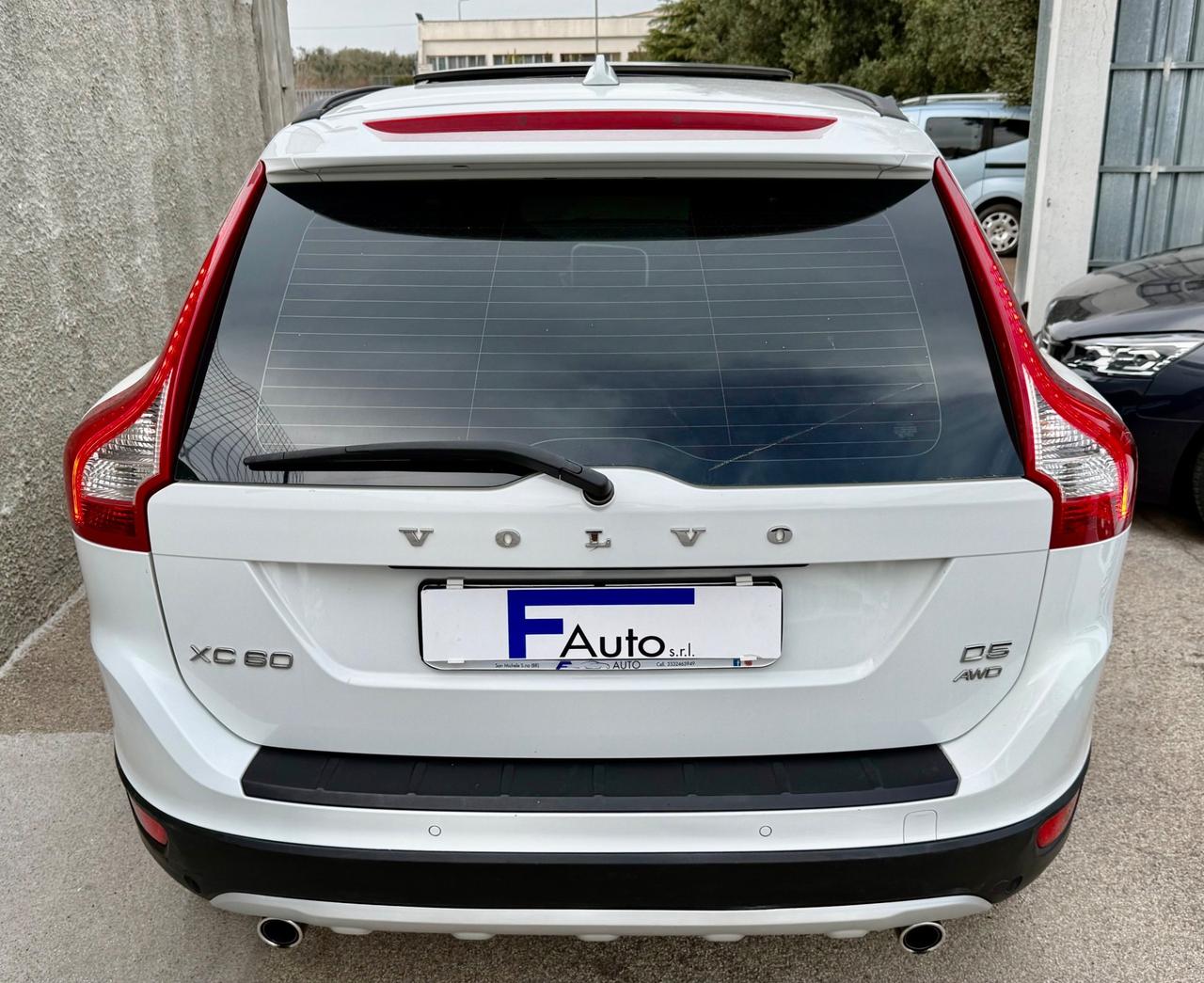 Volvo XC60 D5 AWD Geartronic Summum,TETTO PANORAMICO/APRIBILE,NAVI,FULL OTIONAL