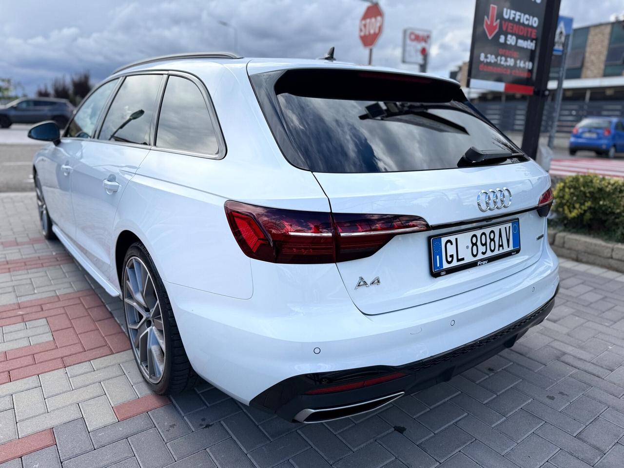 Audi A4 Avant 40 TDI quattro S tronic line edition