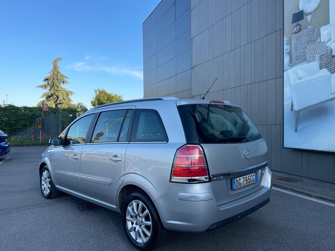 Opel Zafira 1.6 16V Twinport Cosmo