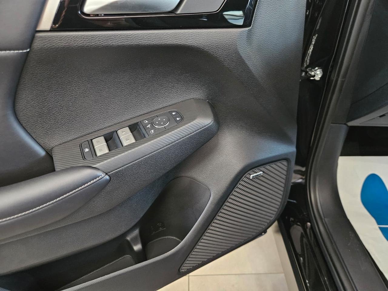 Mitsubishi Outlander DISPONIBILE IN VARIE COLORAZIONI E ALLESTIMENTI - CONCESSIONARIO UFFICIALE