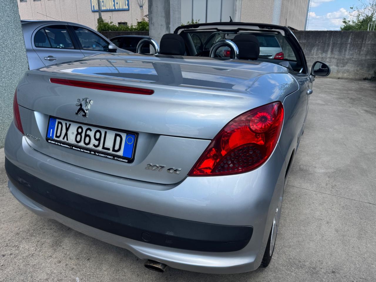 Peugeot 207 1.6 HDi 110CV CC Féline