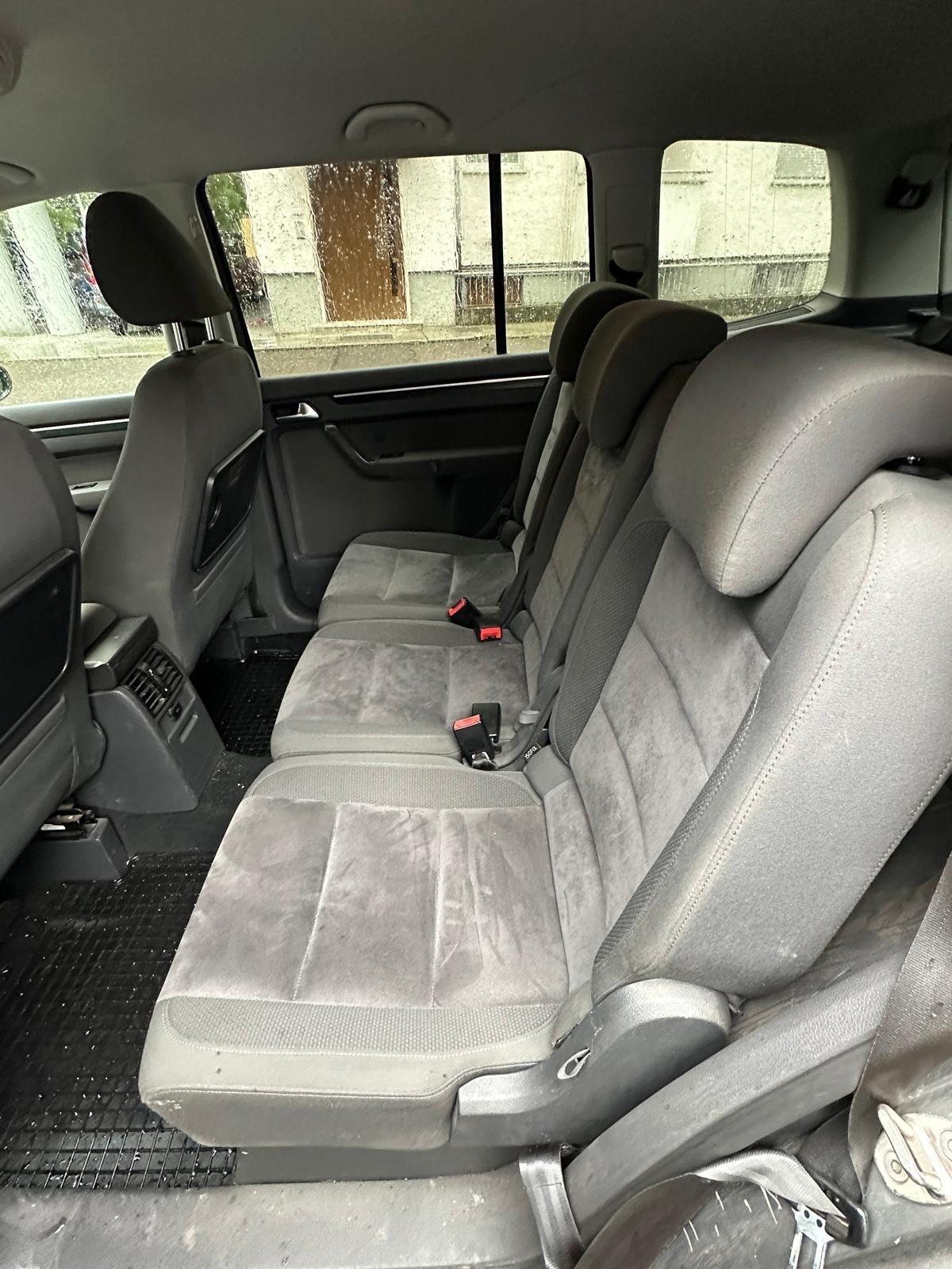 Volkswagen Touran 2.0 TDI 140 CV Highline 7 POSTI