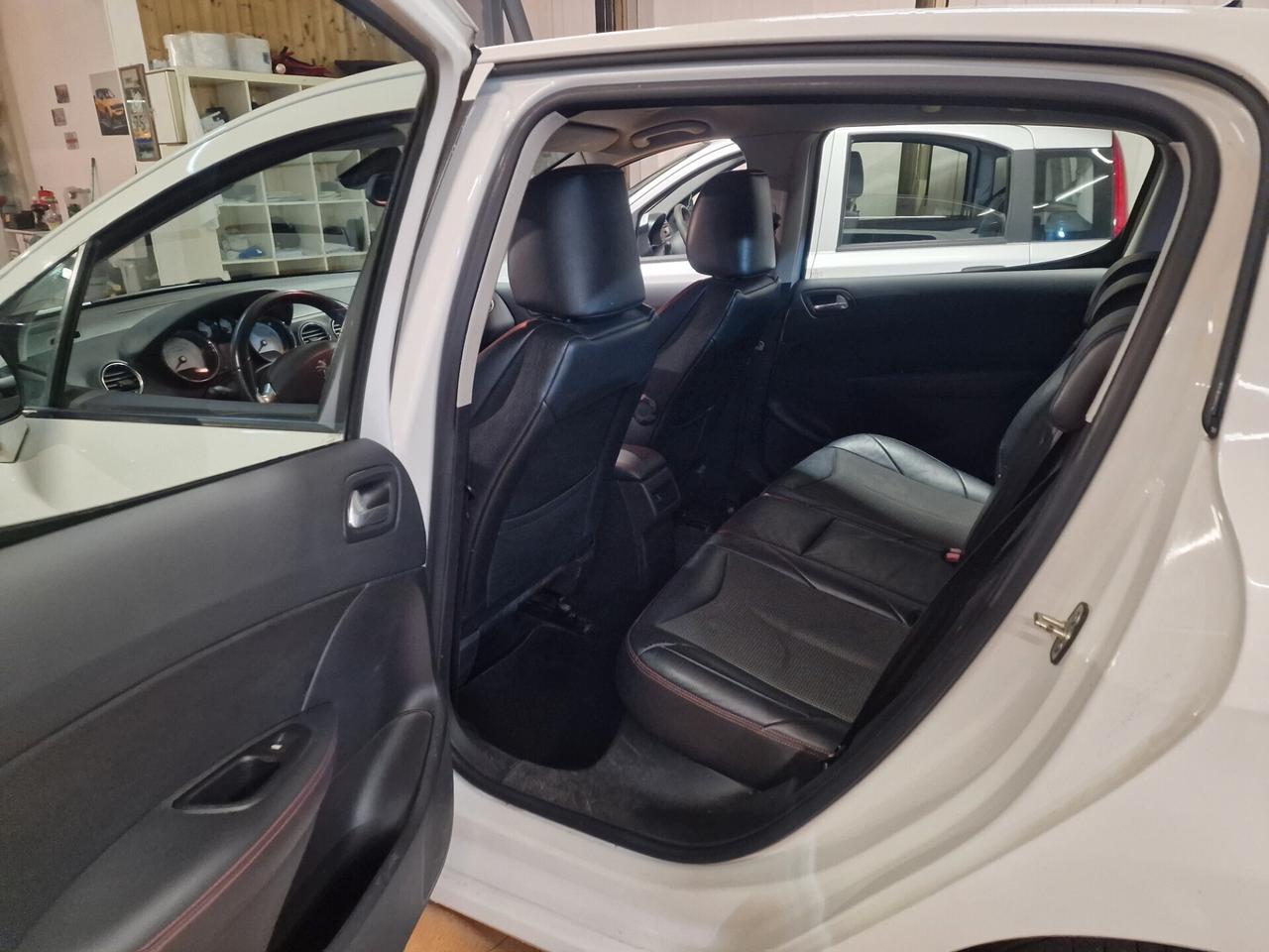 Peugeot 308 1.6 8V e-HDi 112CV Stop&Start 5p. Business