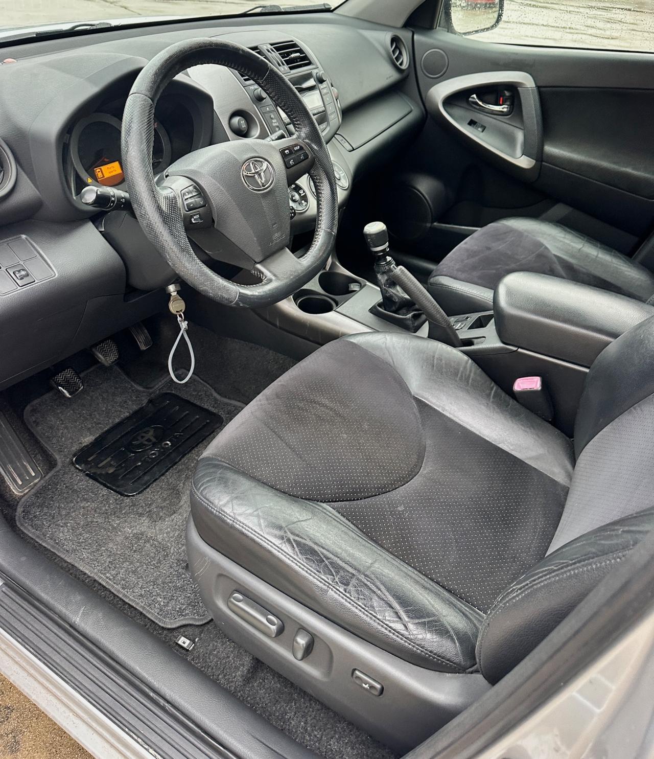 Toyota RAV 4 2.2 D-4D 150 CV DPF Exclusive