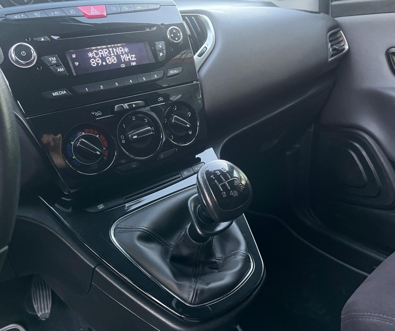 Lancia Ypsilon 1.2 69 CV 5 porte Gold-full-