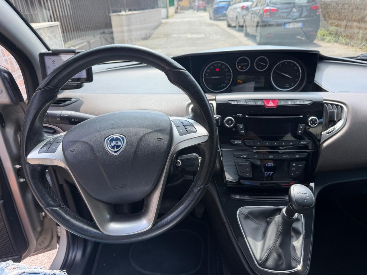 Lancia Ypsilon 0.9 TwinAir 85 CV 5 porte S&S DFN Platinum