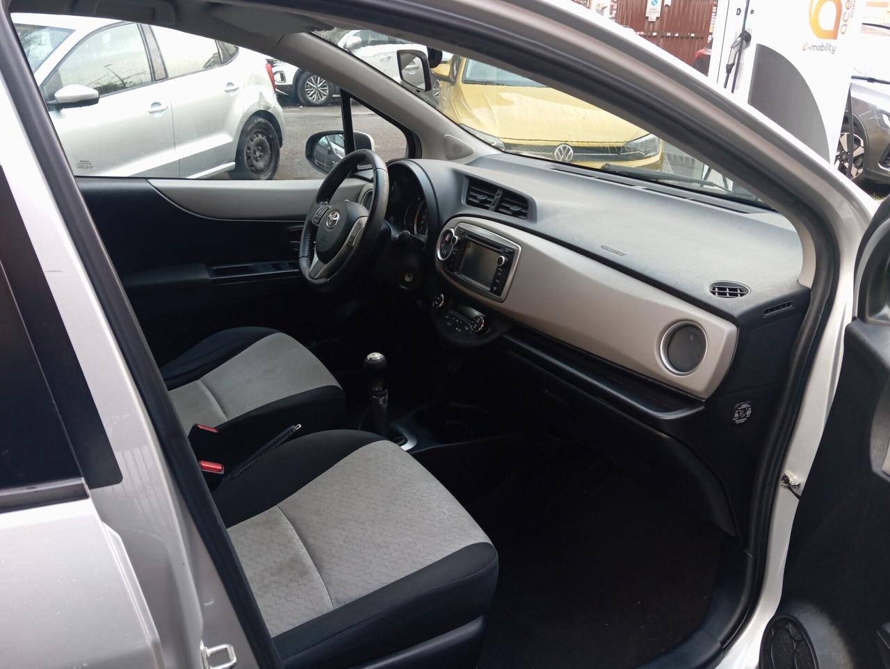 Toyota Yaris 1.0 Lounge offerta del mese