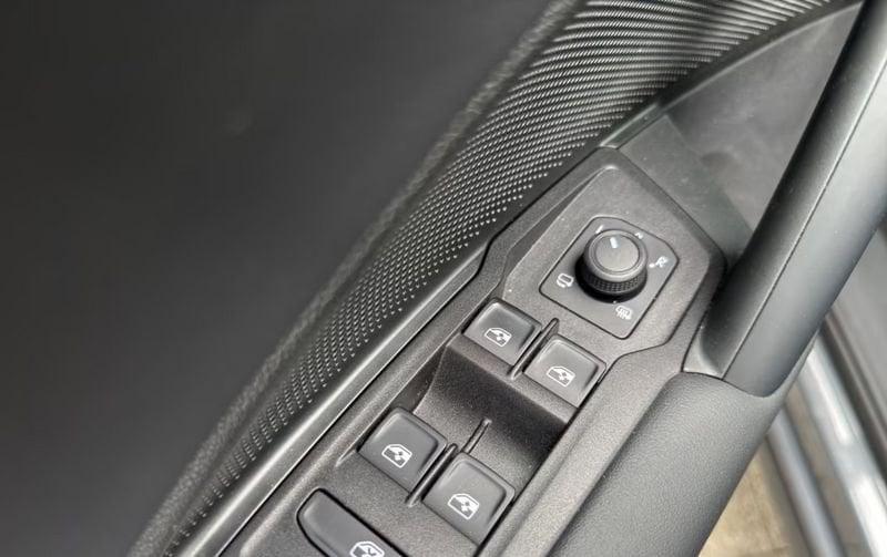 Volkswagen Tiguan Tiguan 2.0 TDI 150 CV DSG Life Cockpit Camera 18"