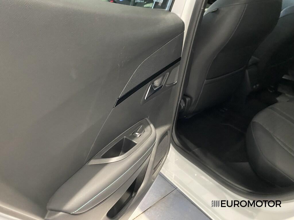 Peugeot 2008 1.5 BlueHDi Allure Pack