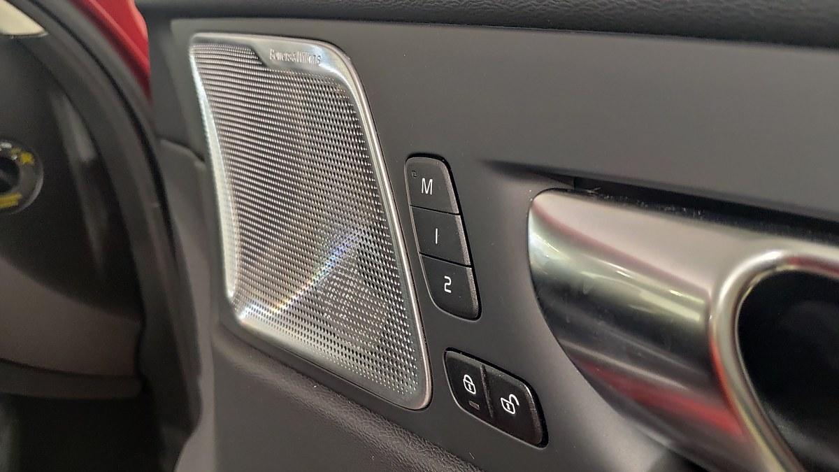 VOLVO Xc60 T8 Recharge Plug-In Hybrid Awd Aut. Ultimate Dark