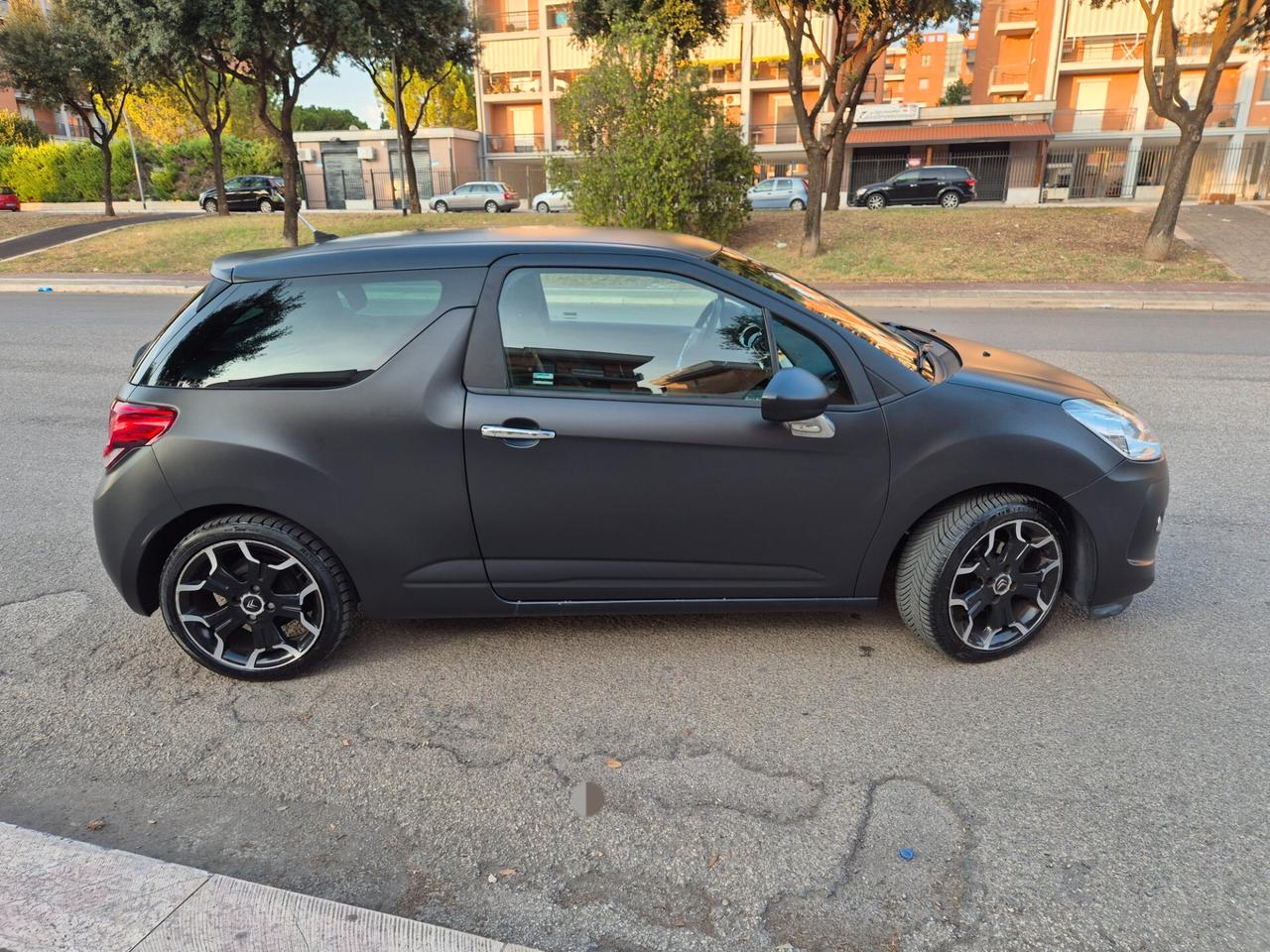 DS3 1.4 benzina just black 95cv nero opaco 2012