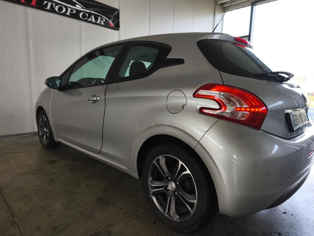 Peugeot 208 1.4 HDi 68 CV 3 porte Allure