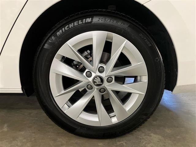SKODA Octavia Wagon 1.5 TSI ACT m-HEV 150cv Selection DS