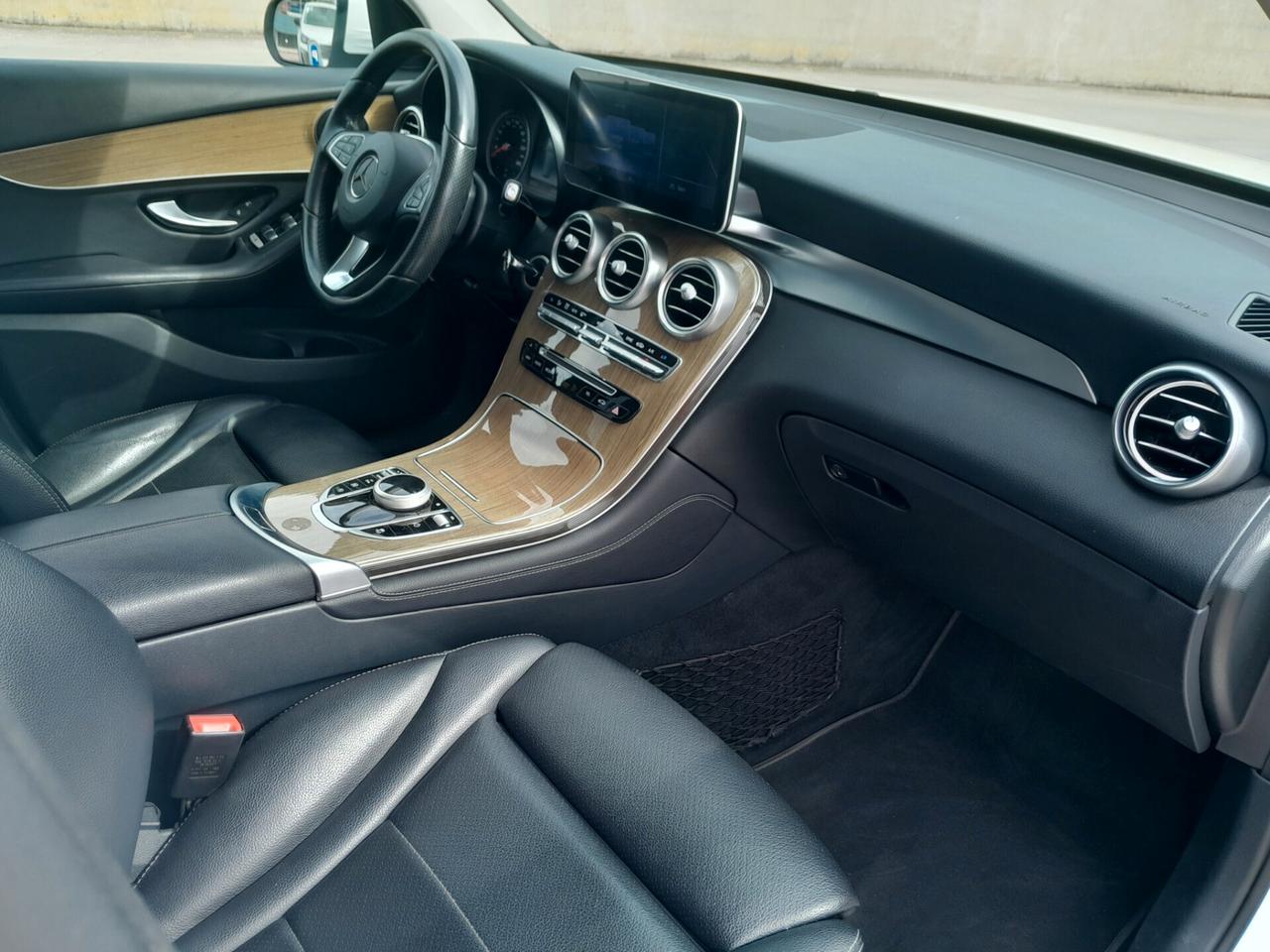 MERCEDES-BENZ GLC 220 D 4MATIC PREMIUM