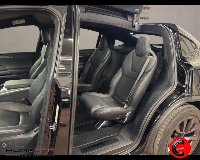 TESLA Model X Plaid