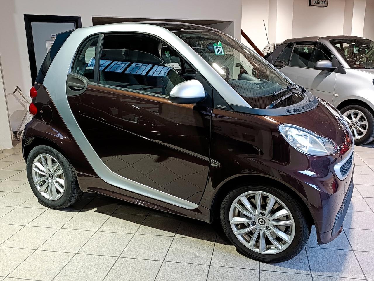Smart ForTwo 1000 52 kW MHD coupé passion