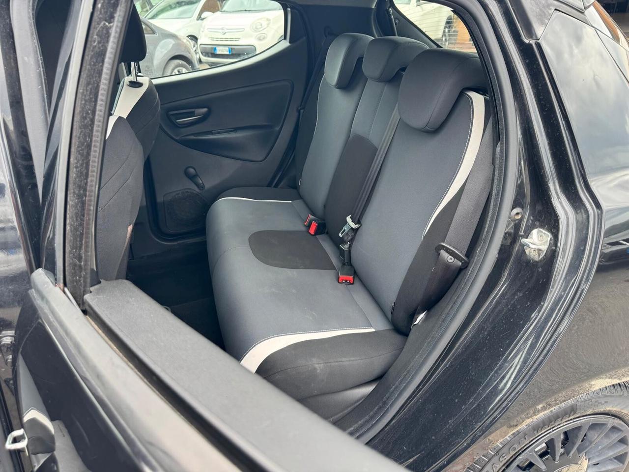Lancia Ypsilon 1. 2 BENZINA 69CV 2014