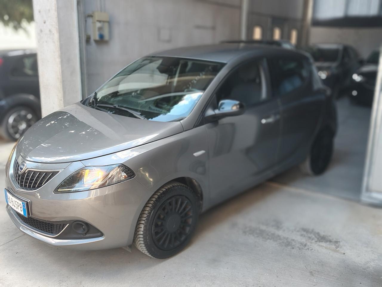 Lancia Ypsilon Hybrid AL PREZZO DEL BENZINA!!!