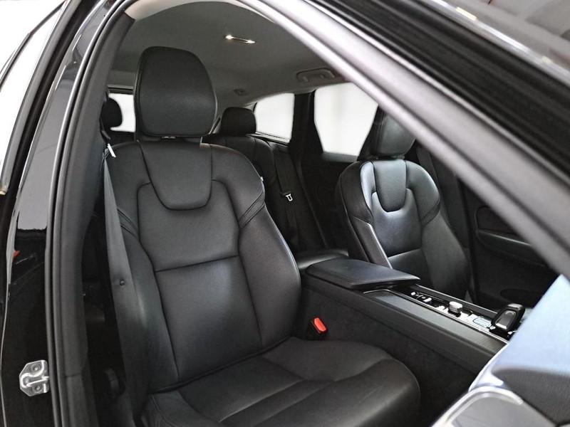 VOLVO XC60 B4 D AWD automatico Momentum Pro