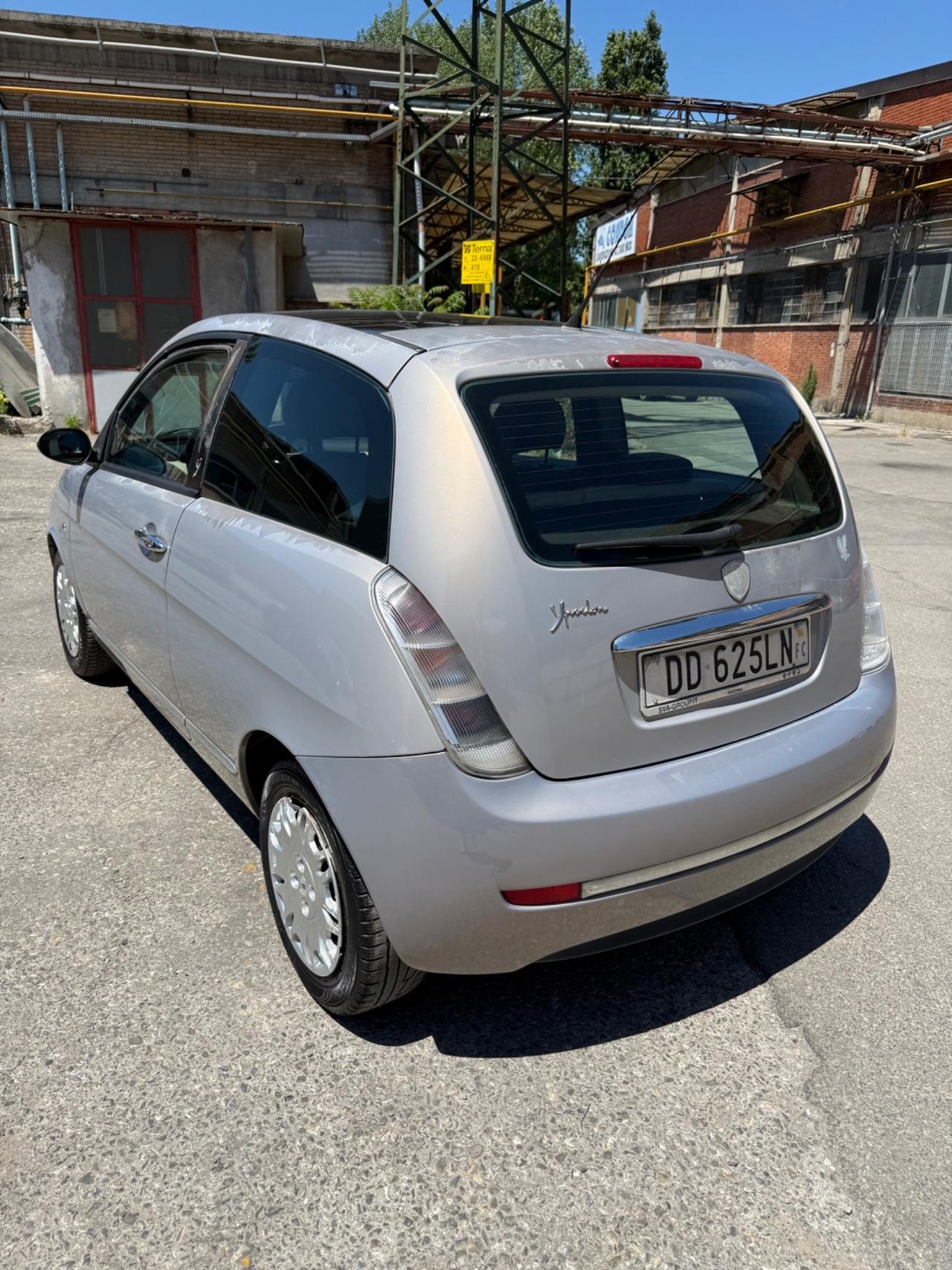 Lancia Ypsilon 1.4 Argento