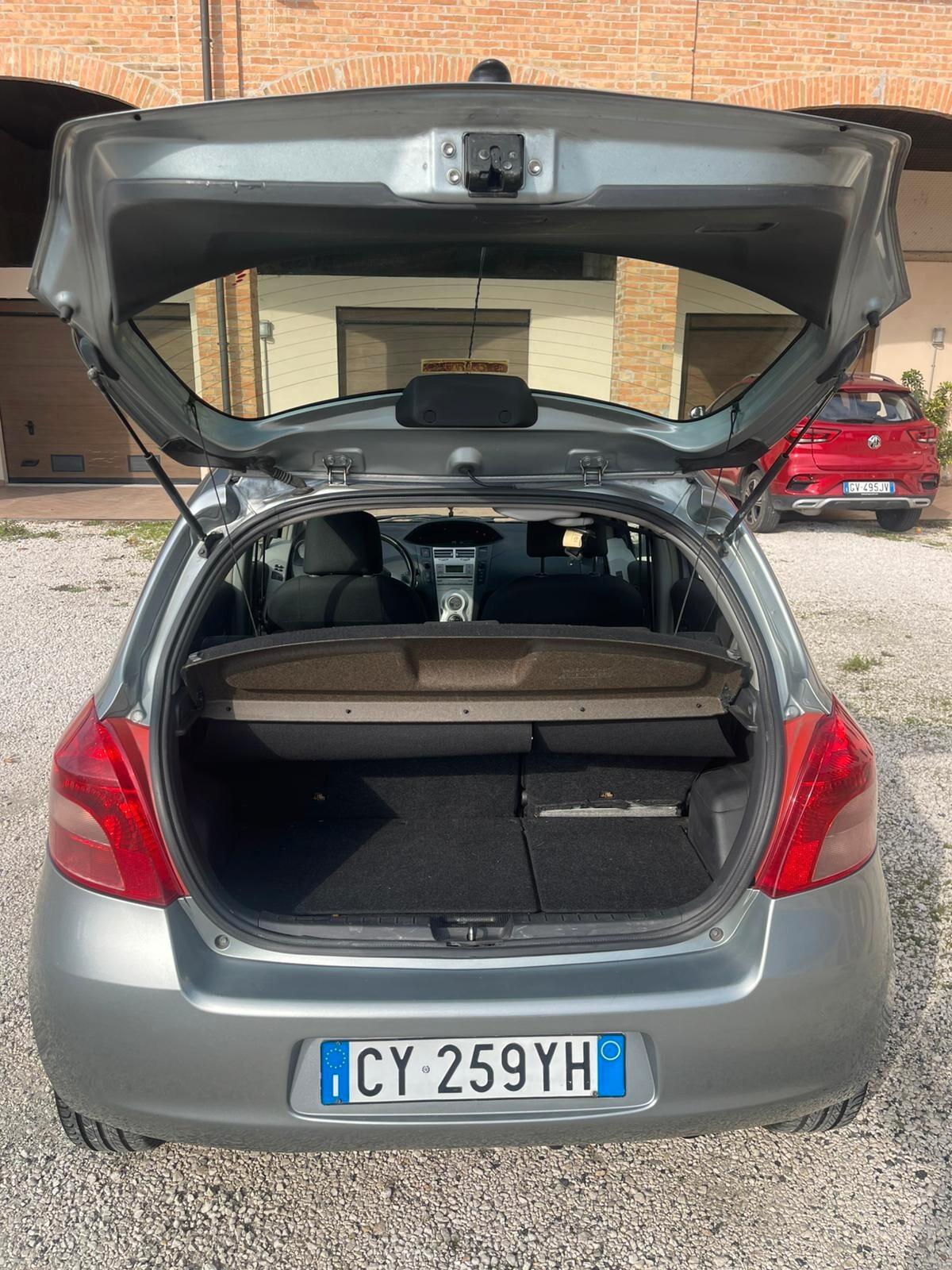 Toyota Yaris 1.0 3 porte Sol