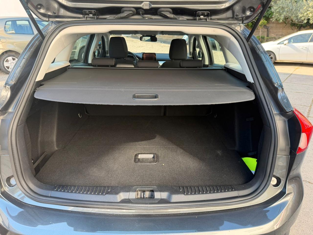 Ford Focus business