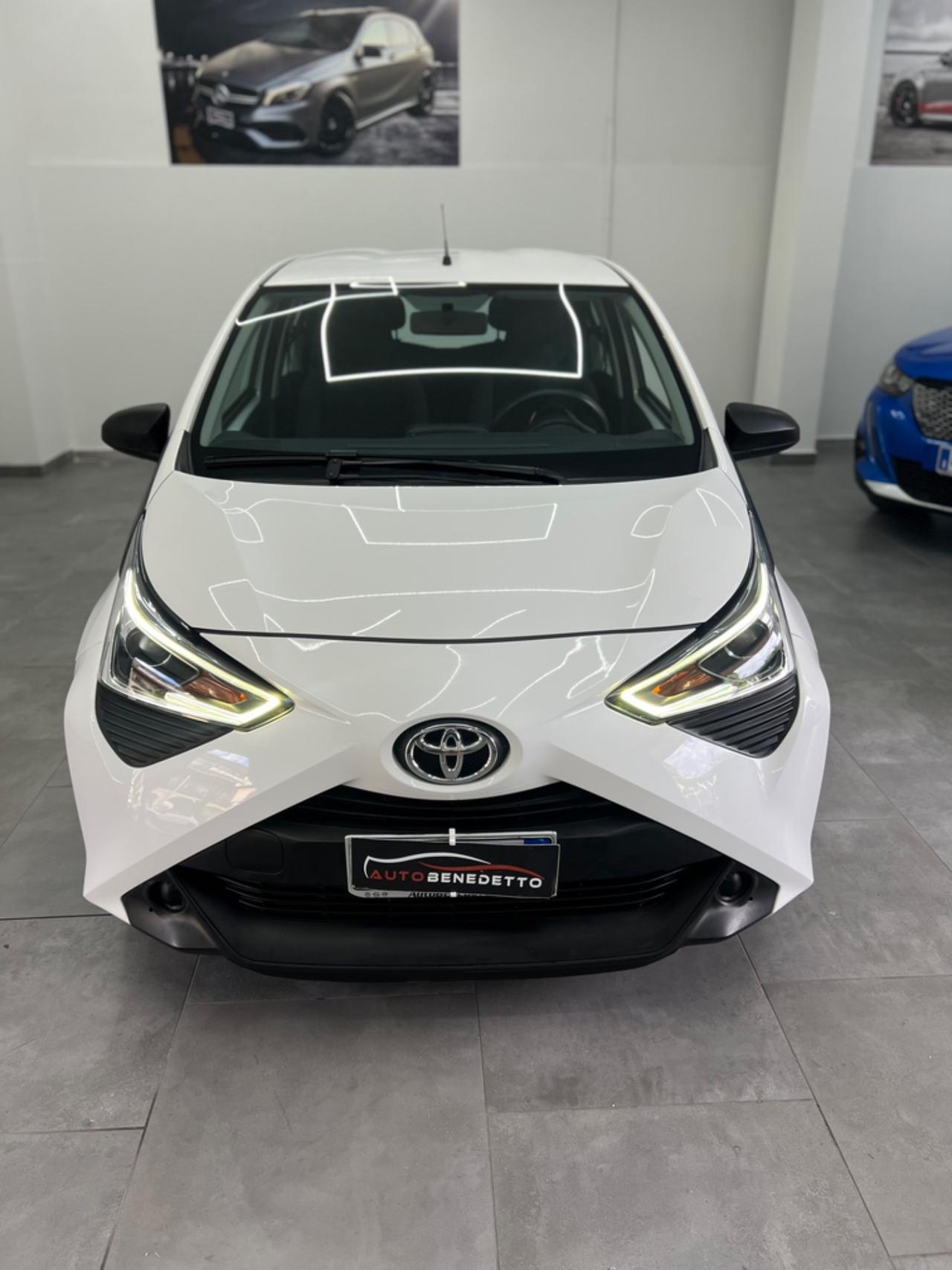 Toyota Aygo 1.0 VVT-i 72 CV 5 porte x-play