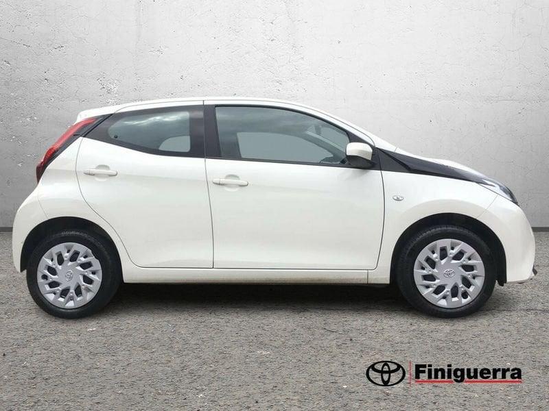 Toyota Aygo Connect 1.0 VVT-i 72 CV 5 porte x-play
