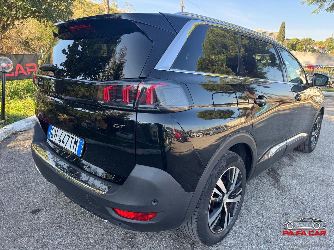 PEUGEOT 5008 BlueHDi 130 S&S EAT8 GT