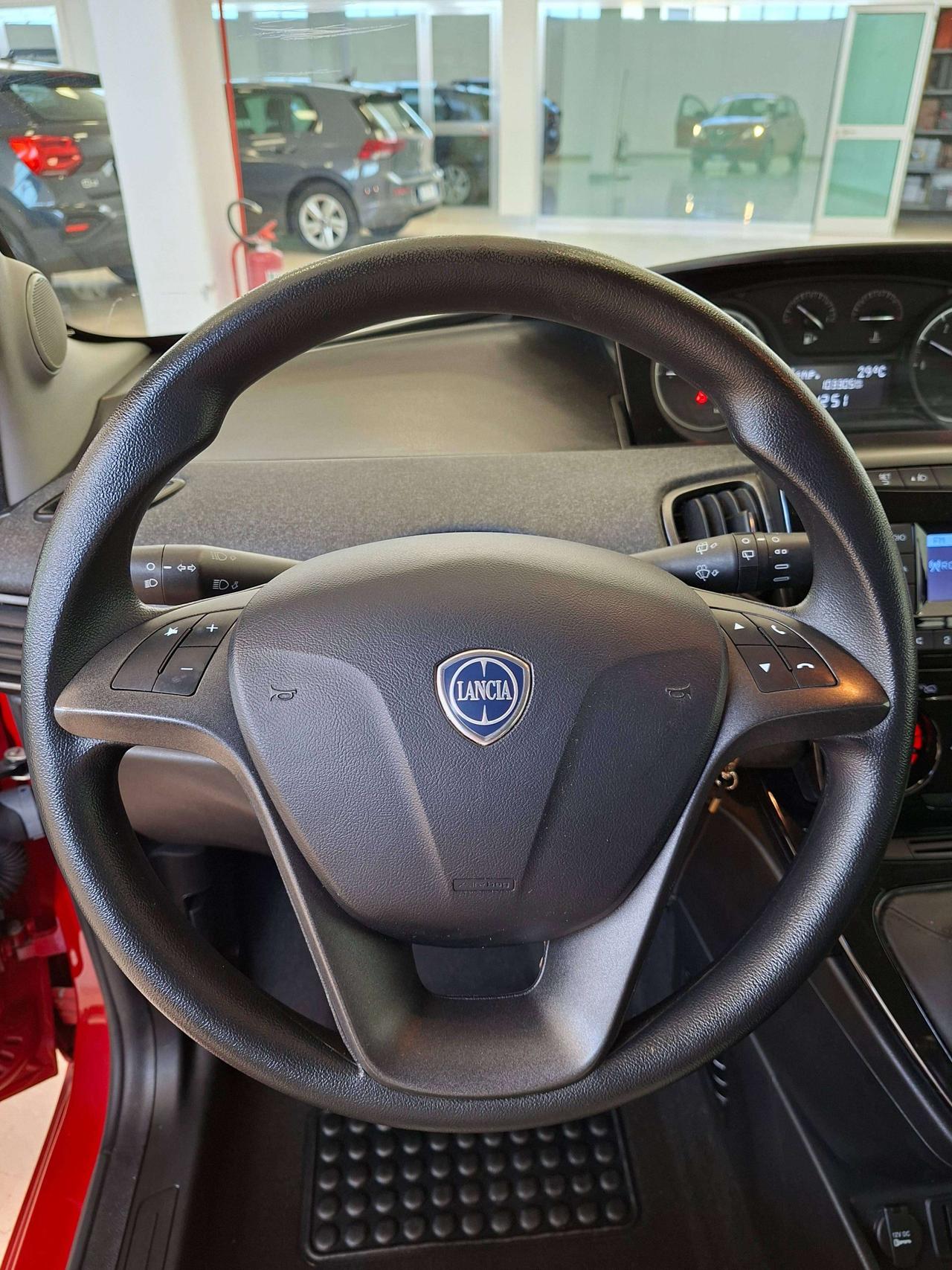 Lancia Ypsilon 0.9 t.air ecochic metano 85 CV