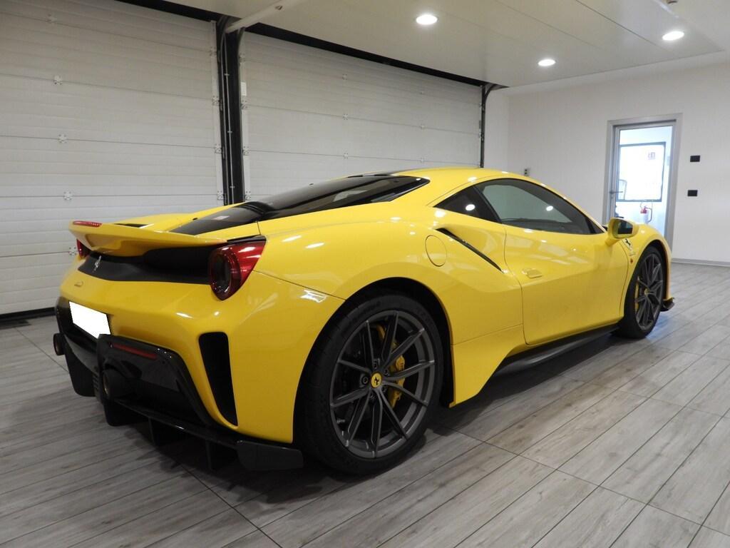 Ferrari 488 Coupe 3.9 Pista F1