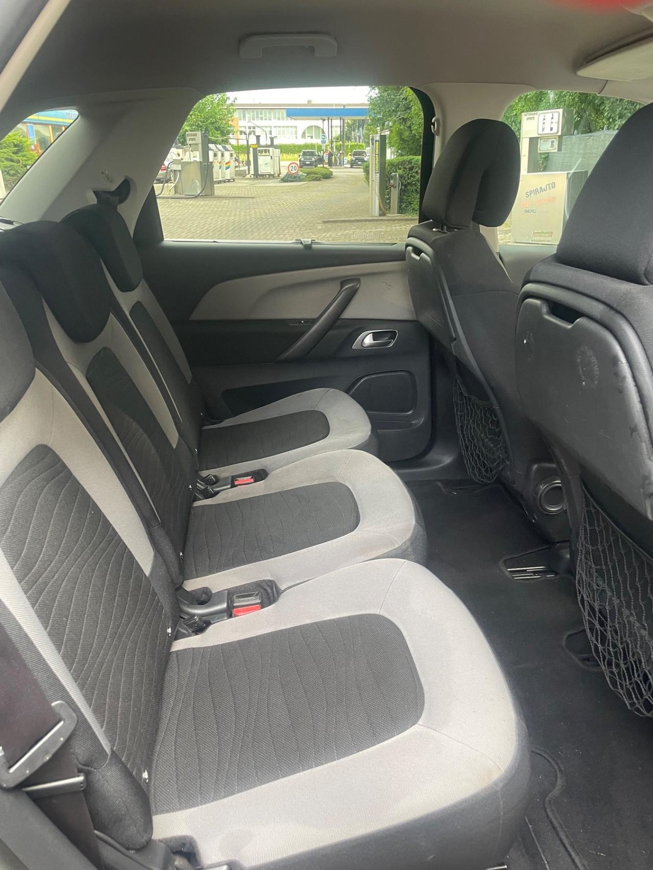 Citroen C4 Picasso 1.6 e-HDi anno 2014..€4999
