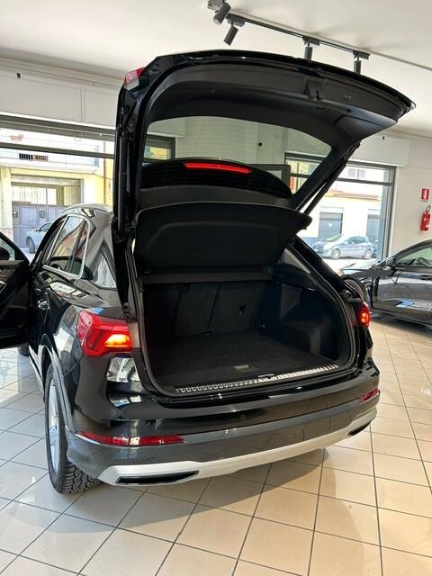 Audi Q3 35 2.0 tdi Advance Business S-tronic