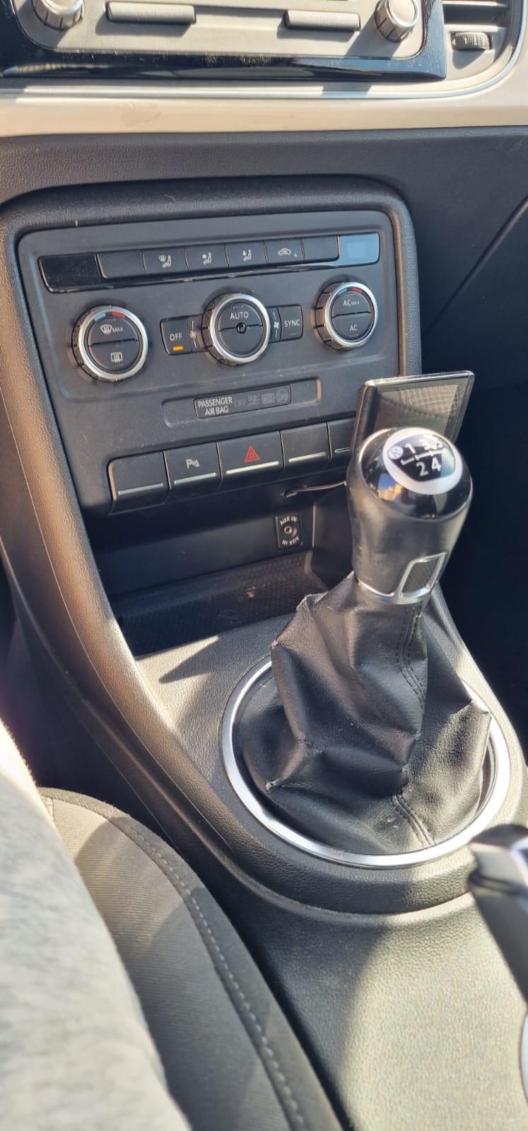 Volkswagen Maggiolino 1.6 TDI Design 2012