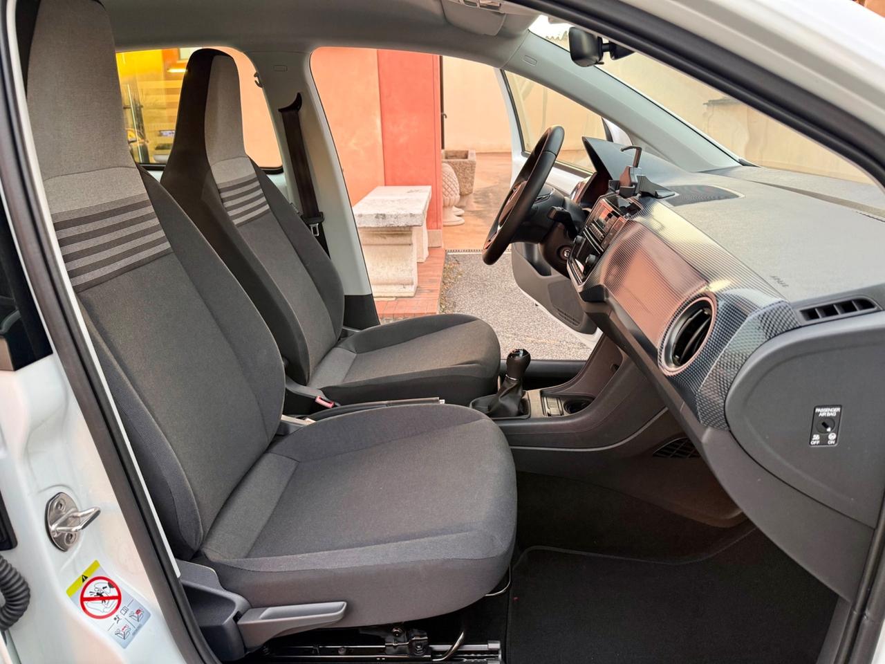 Volkswagen up! 1.0 5p. EVO sport 2000 KM