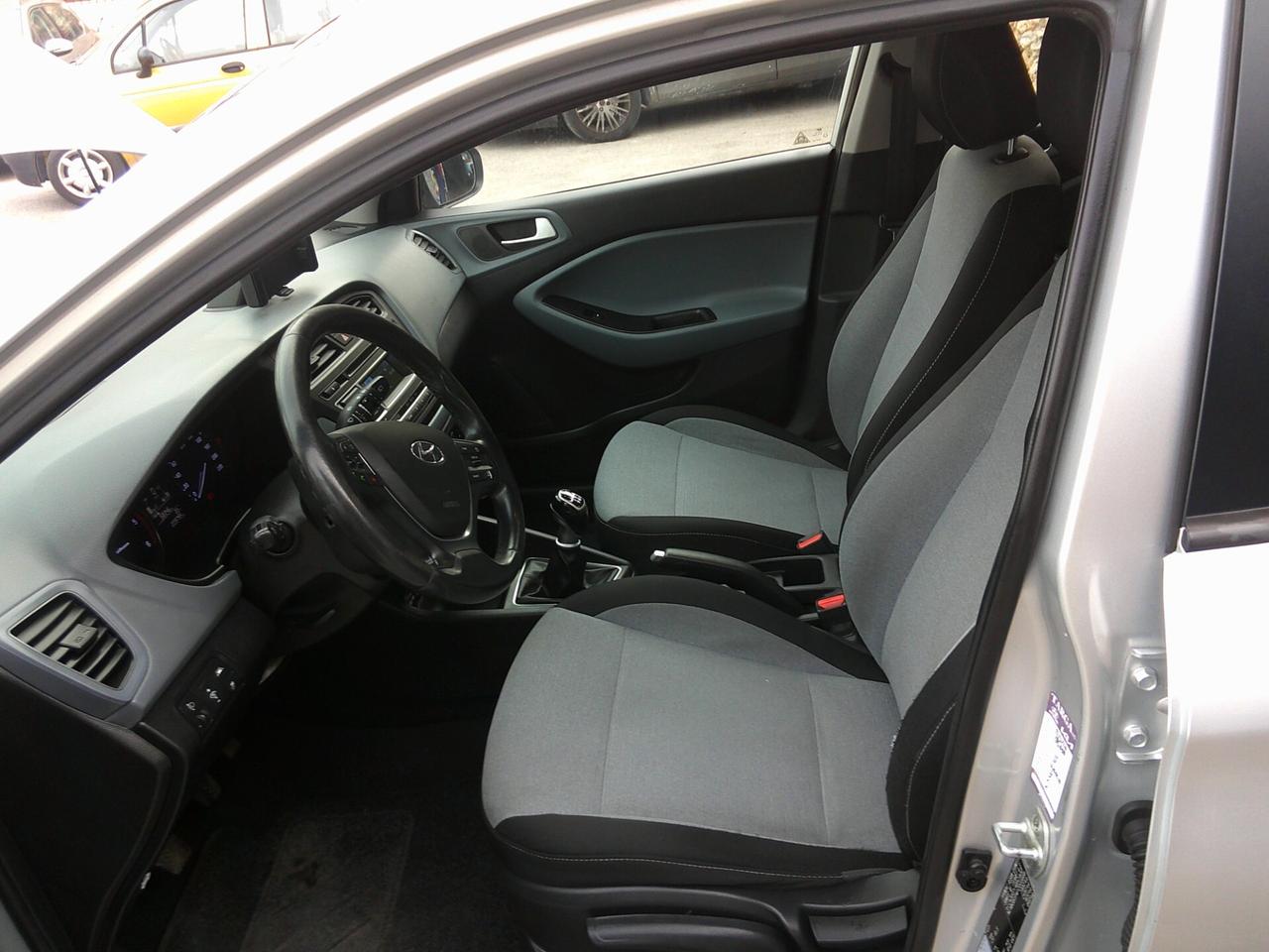 Hyundai i20 1.1 CRDi 12V 5 porte Comfort 14