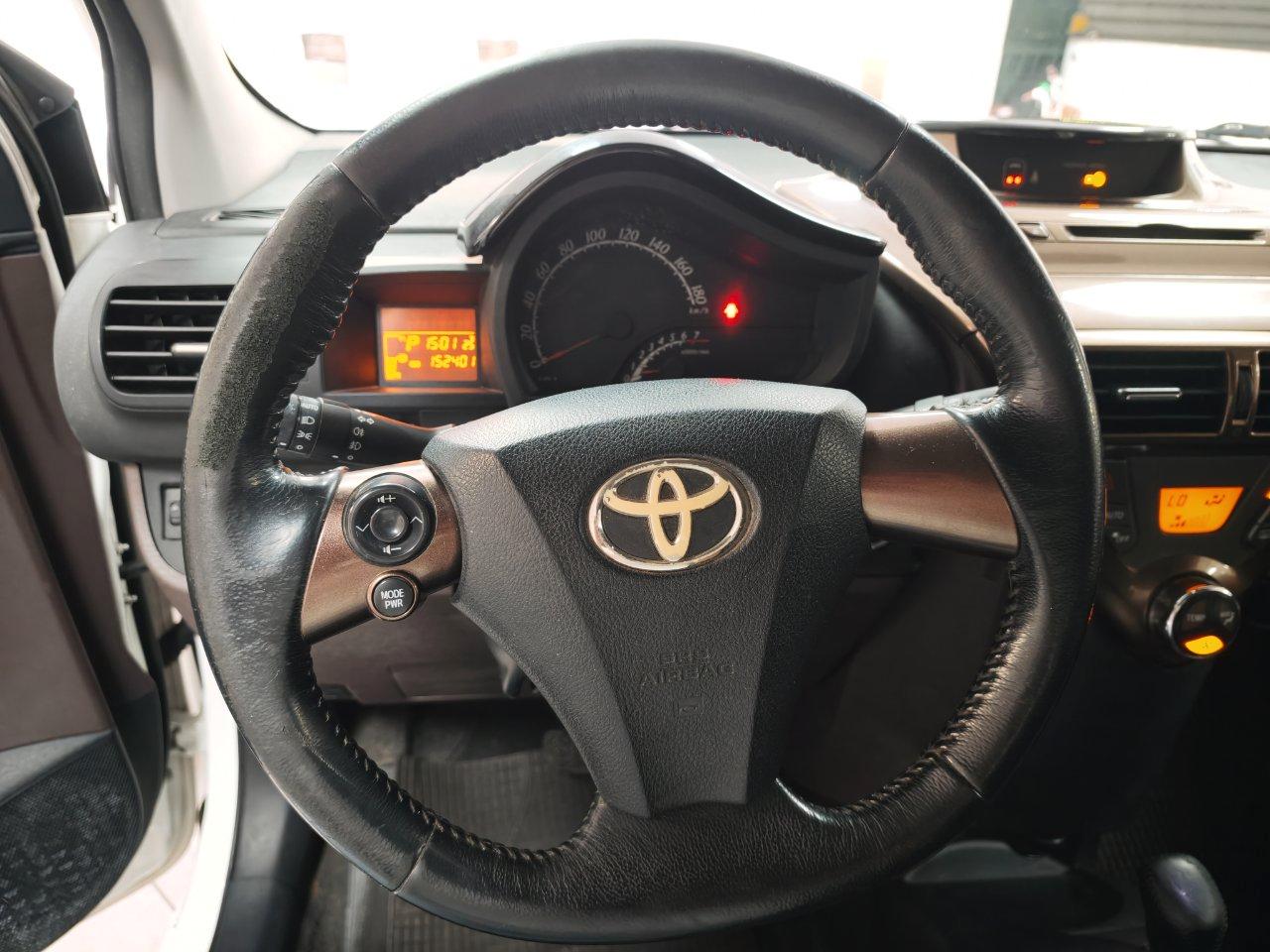 Toyota iQ 1.0 Tobasco cvt