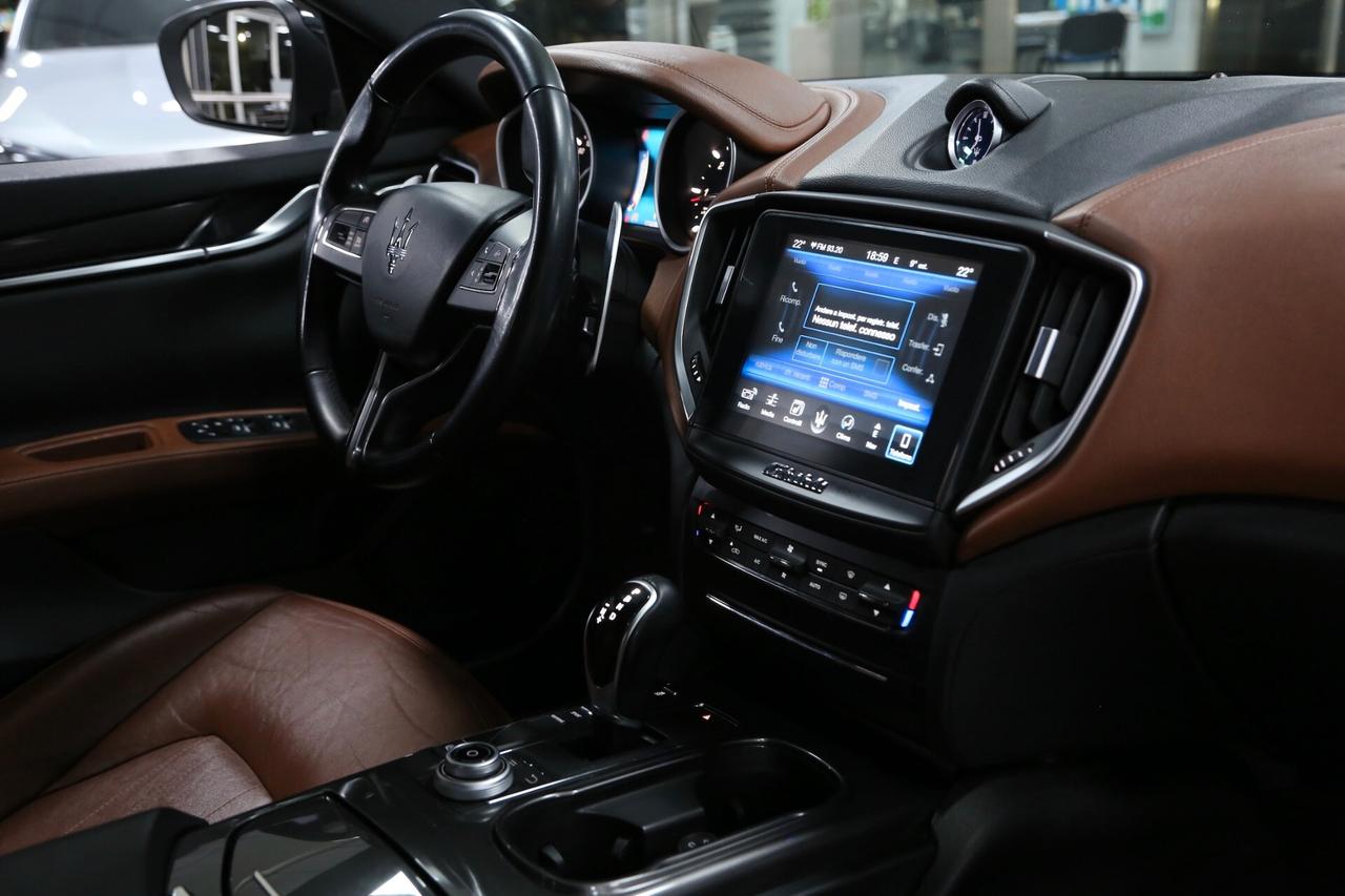 Maserati Ghibili V6 250cv Diesel auto
