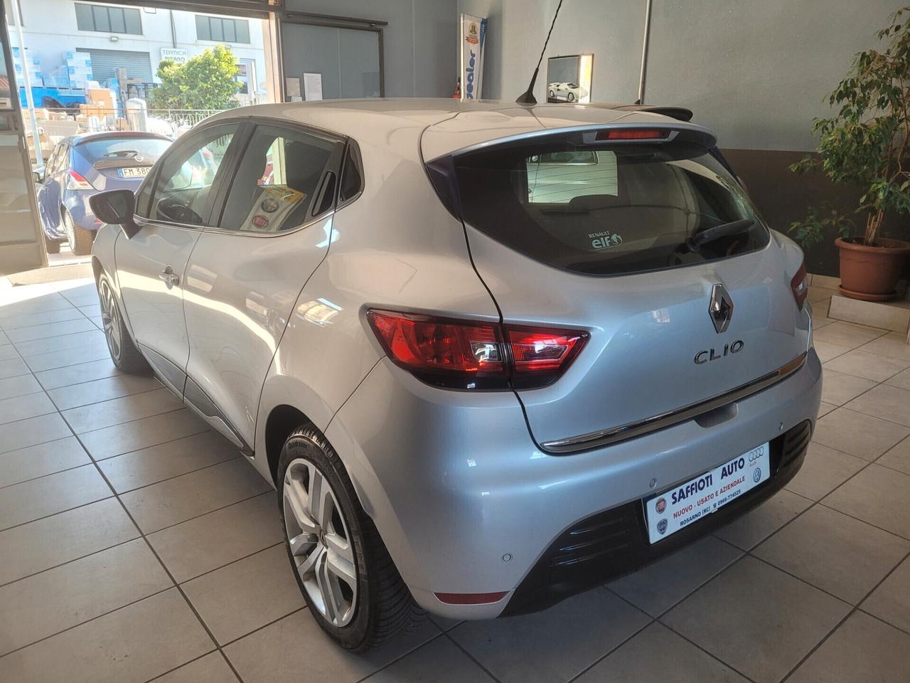 Renault Clio dCi 8V 75 CV 5 porte Moschino Zen