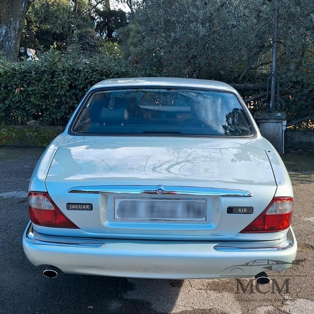 Jaguar XJ8 - 3.2 - V8 Executive - PARI AL NUOVO