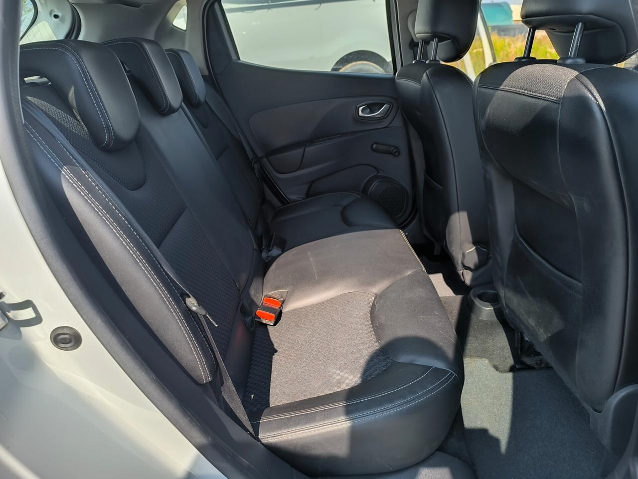 RENAULT CLIO MOSCHINO 1.5 HDI 75cv LED/NAVI/SES.POST/RETROCA