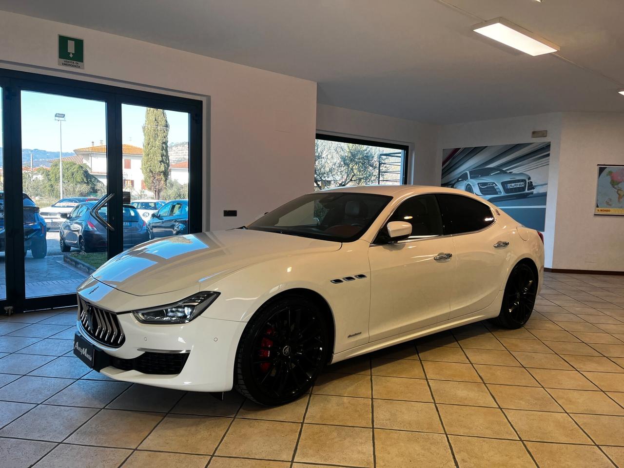 Maserati Ghibli V6 430 CV Q4 Granlusso