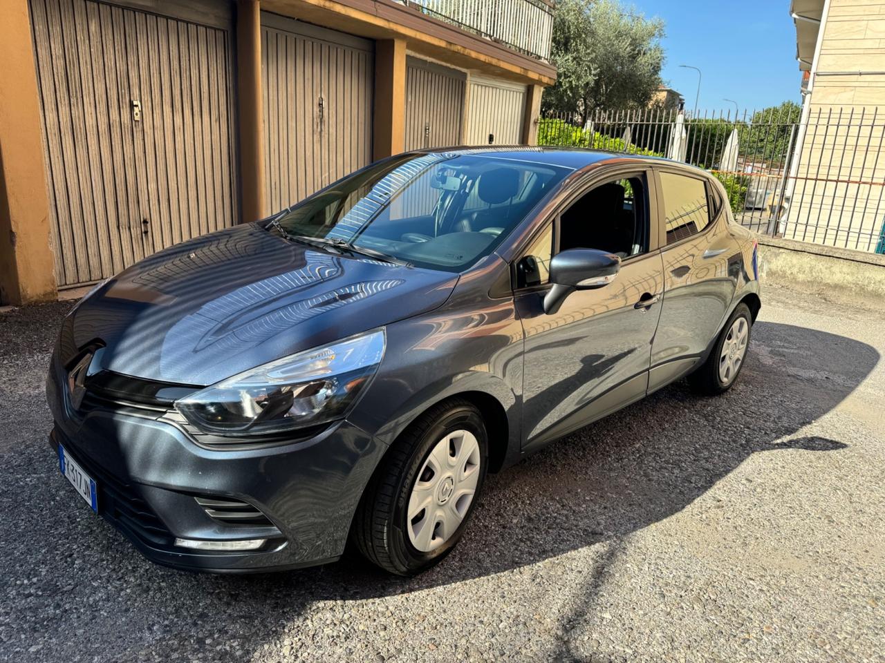 Renault Clio 1.2 75CV 5 porte Zen