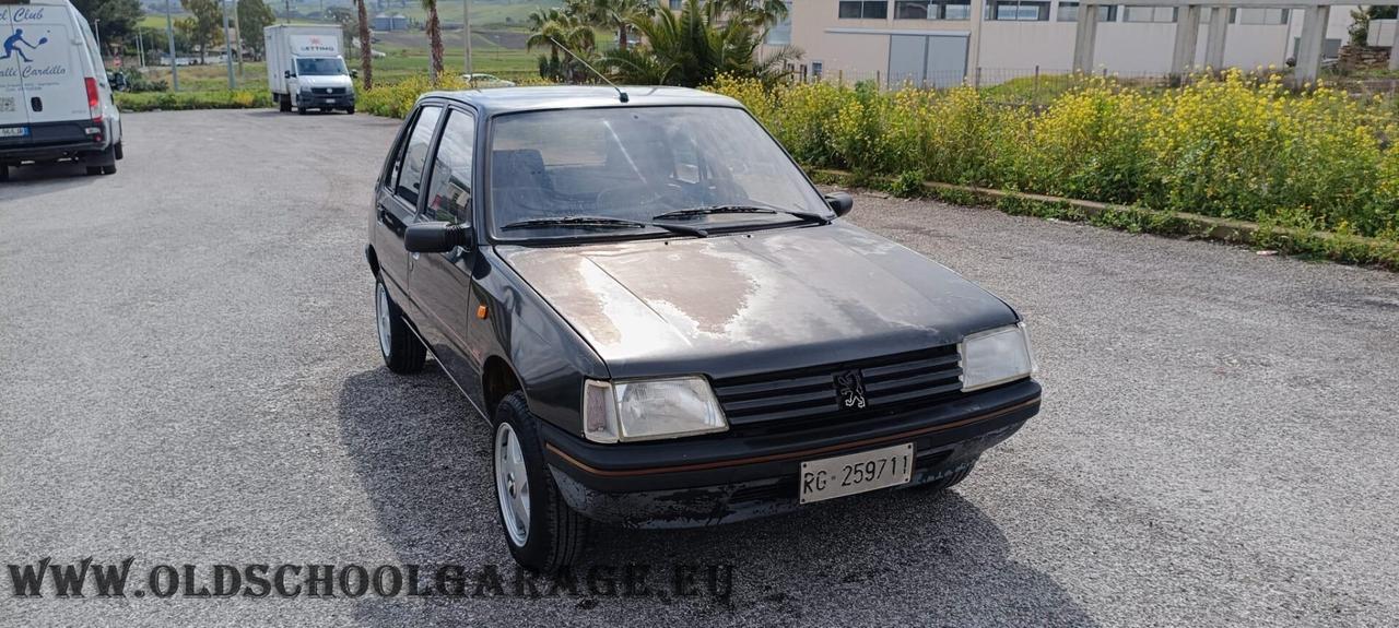 Peugeot 205 954 5 porte Look