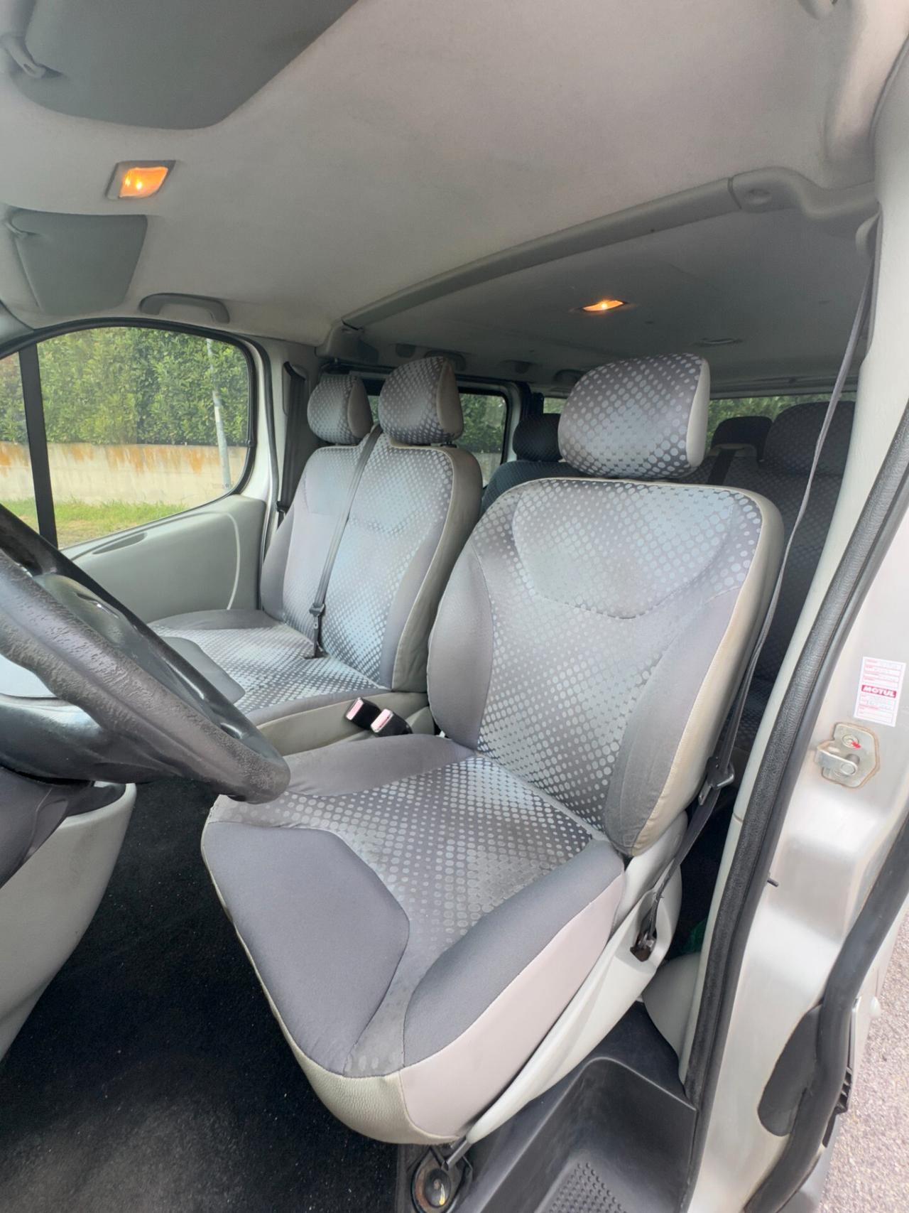 Renault Trafic 9 Posti (Patente B)UNICO Proprietario 145.000 km