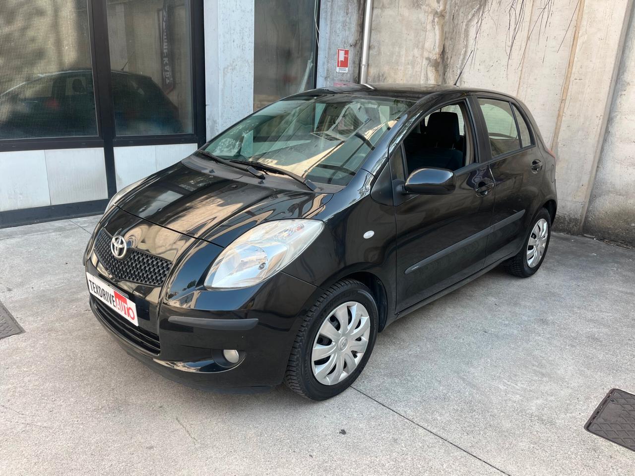 Toyota Yaris 1.3 5 porte Navi